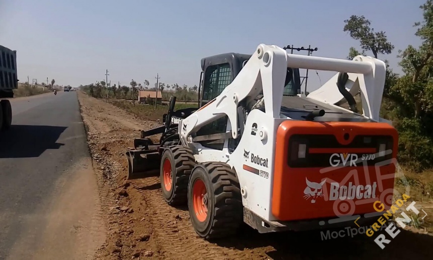 Аренда мини-погрузчика Bobcat S770 thumbnail 1