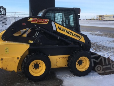 Аренда мини-погрузчика New Holland L225