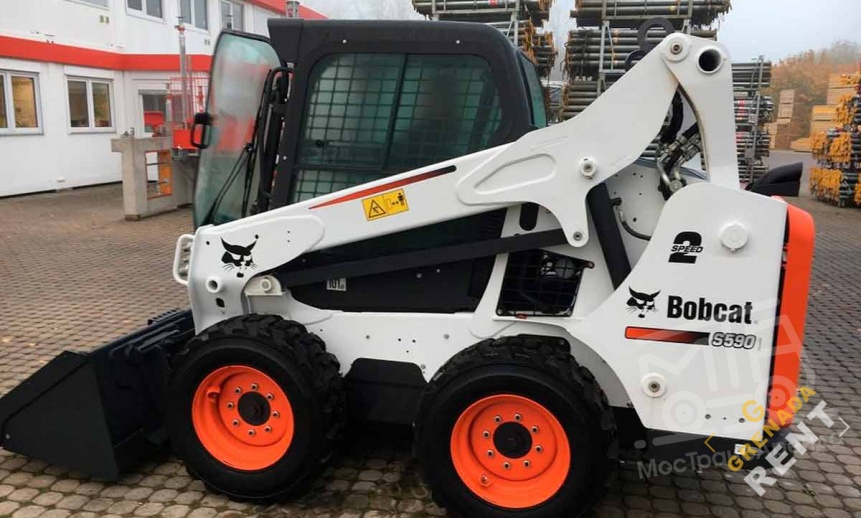 Аренда мини-погрузчика Bobcat S590 thumbnail 1