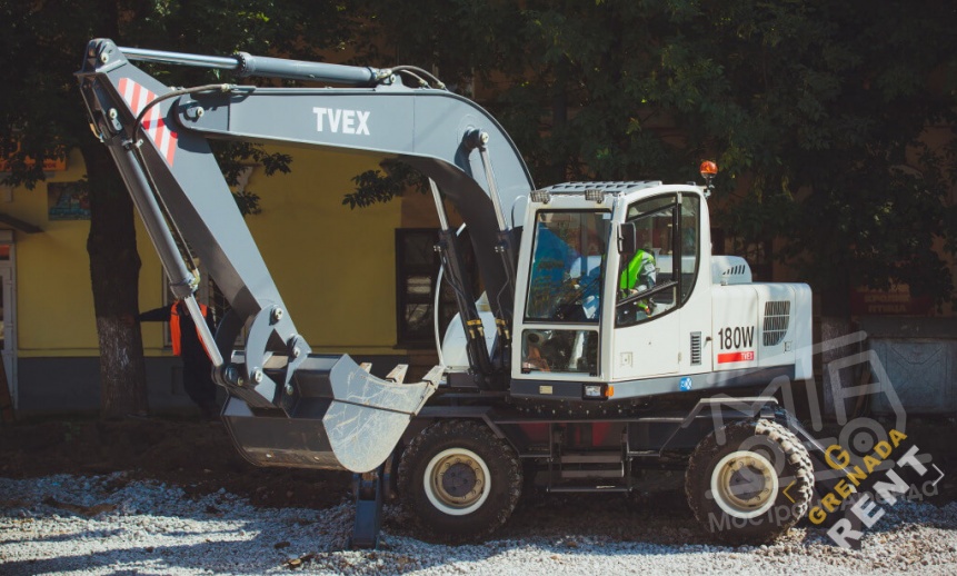 Аренда колесного экскаватора Tvex 180W thumbnail 0