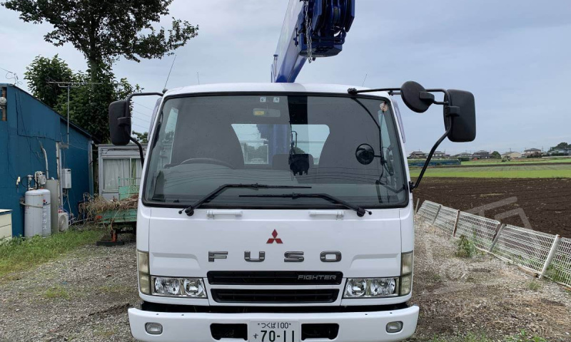 Аренда манипулятора Mitsubishi Fuso, стрела 7 тонн, борт 10 тонн thumbnail 1