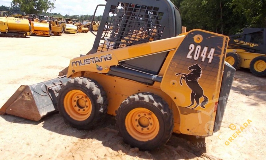 Аренда мини-погрузчика MUSTANG 2044 thumbnail 0