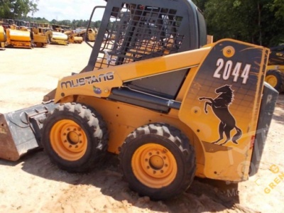 Аренда мини-погрузчика MUSTANG 2044