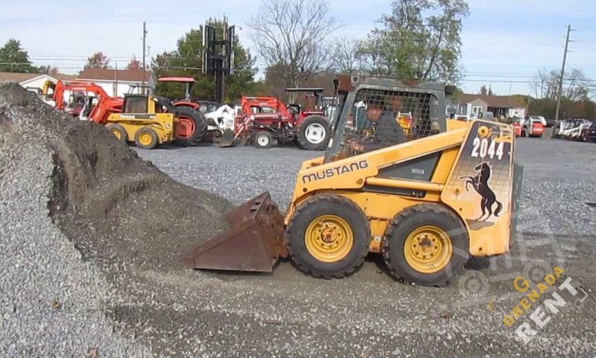 Аренда мини-погрузчика MUSTANG 2044 thumbnail 2