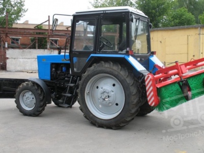 Аренда трактора с щеткой