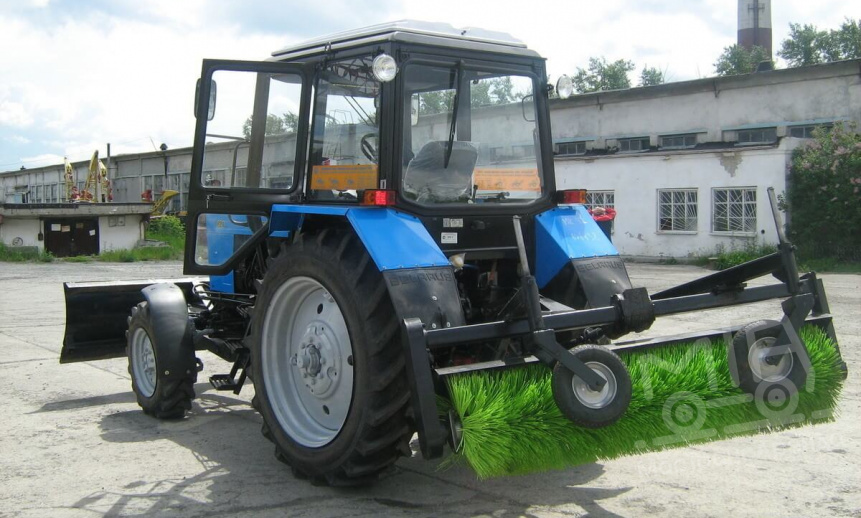 Аренда трактора с щеткой thumbnail 1