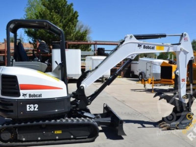 Аренда мини-экскаватора Bobcat E32